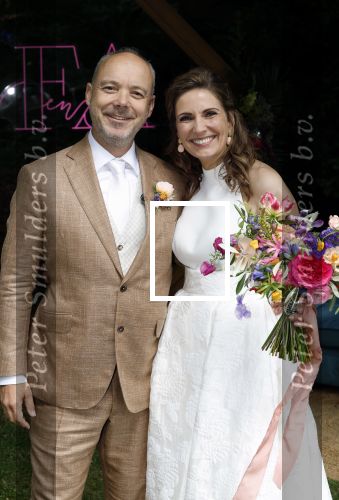 Arnhem 7 juli 2024
Annemarie Bruning en Frits Maeijer trouwen . Hun honden moeder en zoon zijn de getuigen . Marlayne Sahupala in de BAB en zingt verschillende liedjes .