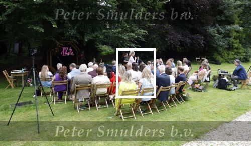 Arnhem 7 juli 2024
Annemarie Bruning en Frits Maeijer trouwen . Hun honden moeder en zoon zijn de getuigen . Marlayne Sahupala in de BAB en zingt verschillende liedjes .