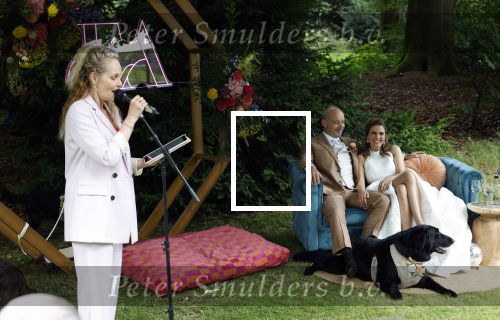 Arnhem 7 juli 2024
Annemarie Bruning en Frits Maeijer trouwen . Hun honden moeder en zoon zijn de getuigen . Marlayne Sahupala in de BAB en zingt verschillende liedjes .