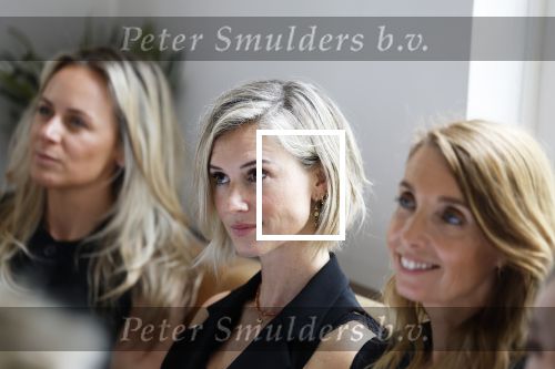 Laren 2 juli 2024
Boekpresentatie Vivian Reijs . oa aanwezig Leontine Ruiters Anouk de Mol Anouk Smulders Merel v Carlsburg .
Ook haar dochter Day Ewbank moeder Meddy Clous en broer Bobby Clous waren aanwezig.