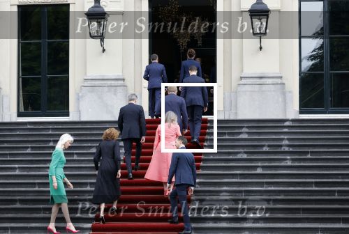 Den Haag 2 juli 2024
Bordesfoto bij Paleis Huis ten Bosch presentatie nieuw kabinet Schoof 1 ; Koning Willem-Alexander, Minister-President Dick Schoof, NSC Judith Uitermark, BBB Mona Keijzer, NSC Caspar Veldkamp, PVV Reinette Klever, VVD Ruben Brekelmans, VVD Eelco Heinen, PVV Dirk Beljaarts, VVD Sophie Hermans, VVD Eelco Heinen PVV Barry Madlener, VVD David van Weel, PVV Marjolein Faber, BBB Femke Wiersma, NSC Eppo Bruins, NSC Eddy van Hijum, PVV Fleur Agema
