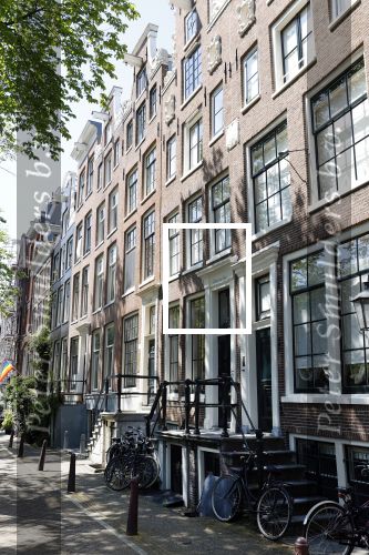 Amsterdam 30 juli 2024
Huis van Beau v Erven Dorens . Peter v d Vorst heeft het huis 2 huizen links naast Beau gekocht