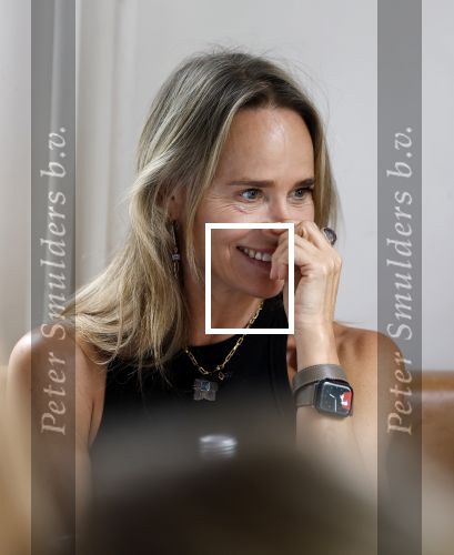 Laren 2 juli 2024
Boekpresentatie Vivian Reijs . oa aanwezig Leontine Ruiters Anouk de Mol Anouk Smulders Merel v Carlsburg .
Ook haar dochter Day Ewbank moeder Meddy Clous en broer Bobby Clous waren aanwezig.