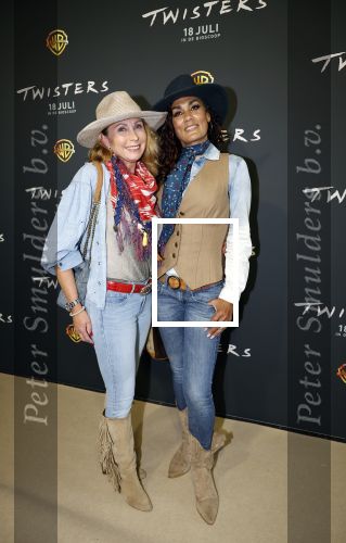 Hilversum 16 juli 2024
Premiere Twisters in bioscoop in Hilversum. Chimene v Oosterhout met een kennis
