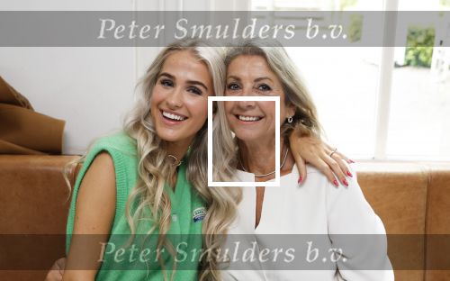 Laren 2 juli 2024
Boekpresentatie Vivian Reijs . oa aanwezig Leontine Ruiters Anouk de Mol Anouk Smulders Merel v Carlsburg .
Ook haar dochter Day Ewbank moeder Meddy Clous en broer Bobby Clous waren aanwezig.