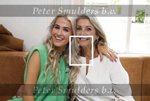 Laren 2 juli 2024
Boekpresentatie Vivian Reijs . oa aanwezig Leontine Ruiters Anouk de Mol Anouk Smulders Merel v Carlsburg .
Ook haar dochter Day Ewbank moeder Meddy Clous en broer Bobby Clous waren aanwezig.