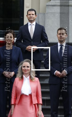 Den Haag 2 juli 2024
Bordesfoto bij Paleis Huis ten Bosch presentatie nieuw kabinet Schoof 1 ; Koning Willem-Alexander, Minister-President Dick Schoof, NSC Judith Uitermark, BBB Mona Keijzer, NSC Caspar Veldkamp, PVV Reinette Klever, VVD Ruben Brekelmans, VVD Eelco Heinen, PVV Dirk Beljaarts, VVD Sophie Hermans, VVD Eelco Heinen PVV Barry Madlener, VVD David van Weel, PVV Marjolein Faber, BBB Femke Wiersma, NSC Eppo Bruins, NSC Eddy van Hijum, PVV Fleur Agema