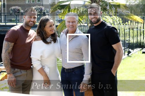 Amsterdam 17 juli 2024
Familie Roelvink gaan nieuwe serie opnemen voor RTL/Videoland.
AAnwezig in the Harbour Club Dries Roelvink Honoria Roelvin Donny Roelvink en Dave Roelvink.