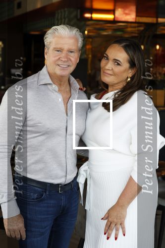 Amsterdam 17 juli 2024
Familie Roelvink gaan nieuwe serie opnemen voor RTL/Videoland.
AAnwezig in the Harbour Club Dries Roelvink Honoria Roelvin Donny Roelvink en Dave Roelvink.