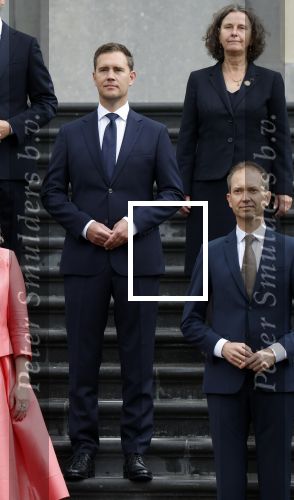 Den Haag 2 juli 2024
Bordesfoto bij Paleis Huis ten Bosch presentatie nieuw kabinet Schoof 1 ; Koning Willem-Alexander, Minister-President Dick Schoof, NSC Judith Uitermark, BBB Mona Keijzer, NSC Caspar Veldkamp, PVV Reinette Klever, VVD Ruben Brekelmans, VVD Eelco Heinen, PVV Dirk Beljaarts, VVD Sophie Hermans, VVD Eelco Heinen PVV Barry Madlener, VVD David van Weel, PVV Marjolein Faber, BBB Femke Wiersma, NSC Eppo Bruins, NSC Eddy van Hijum, PVV Fleur Agema