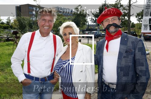 Huizen 14 juli 2024
Presenatie magazine van Nicole des Bouvrie . Hanny Veerkamp kwam met haar man en zoon.