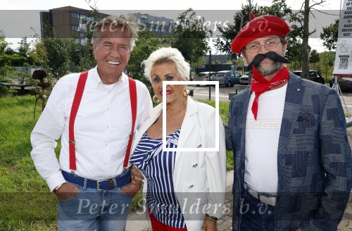 Huizen 14 juli 2024
Presenatie magazine van Nicole des Bouvrie . Hanny Veerkamp kwam met haar man en zoon.