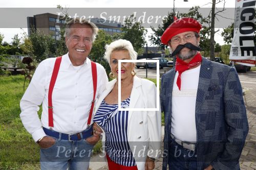 Huizen 14 juli 2024
Presenatie magazine van Nicole des Bouvrie . Hanny Veerkamp kwam met haar man en zoon.
