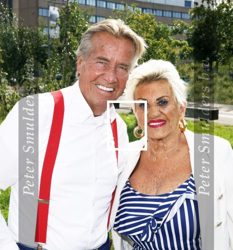 Huizen 14 juli 2024
Presenatie magazine van Nicole des Bouvrie . Hanny Veerkamp kwam met haar man en zoon.