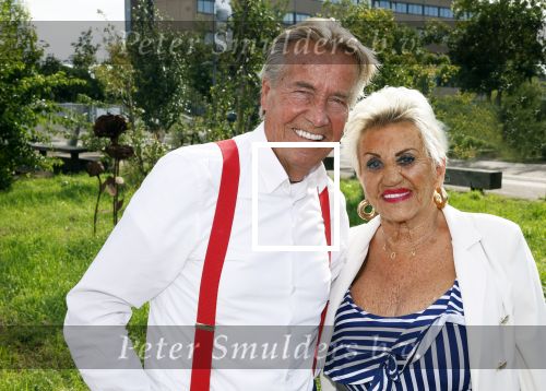 Huizen 14 juli 2024
Presenatie magazine van Nicole des Bouvrie . Hanny Veerkamp kwam met haar man en zoon.