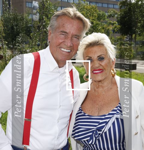Huizen 14 juli 2024
Presenatie magazine van Nicole des Bouvrie . Hanny Veerkamp kwam met haar man en zoon.