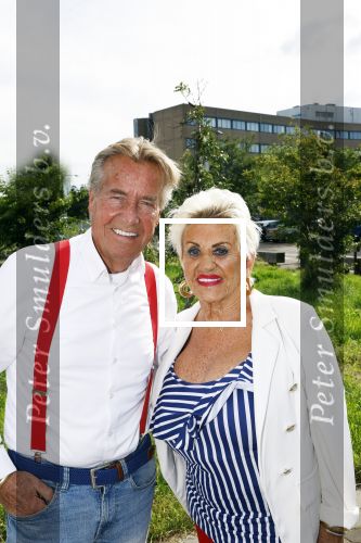 Huizen 14 juli 2024
Presenatie magazine van Nicole des Bouvrie . Hanny Veerkamp kwam met haar man en zoon.