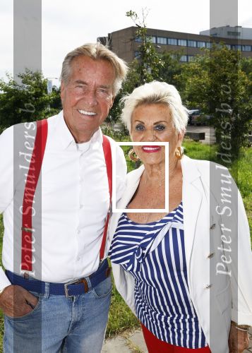 Huizen 14 juli 2024
Presenatie magazine van Nicole des Bouvrie . Hanny Veerkamp kwam met haar man en zoon.