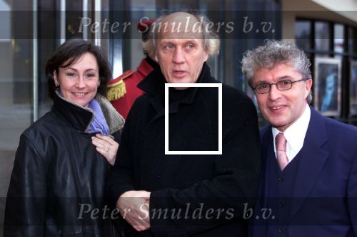 Scheveningen, 21 februari 2001
Surpriseparty Joop v d Ende in het circustheater

Herman v Veen met zijn vrouw of Marloes Fluitsma en
Jacques D\'Ancona

PETER SMULDERS BV