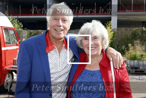Huizen 14 juli 2024
Presenatie magazine van Nicole des Bouvrie . Klaas Wilting met zijn vrouw