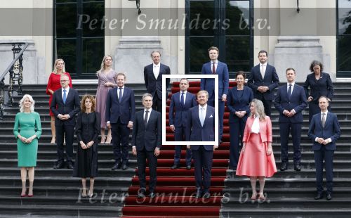 Den Haag 2 juli 2024
Bordesfoto bij Paleis Huis ten Bosch presentatie nieuw kabinet Schoof 1 ; Koning Willem-Alexander, Minister-President Dick Schoof, NSC Judith Uitermark, BBB Mona Keijzer, NSC Caspar Veldkamp, PVV Reinette Klever, VVD Ruben Brekelmans, VVD Eelco Heinen, PVV Dirk Beljaarts, VVD Sophie Hermans, VVD Eelco Heinen PVV Barry Madlener, VVD David van Weel, PVV Marjolein Faber, BBB Femke Wiersma, NSC Eppo Bruins, NSC Eddy van Hijum, PVV Fleur Agema