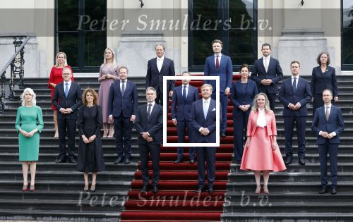 Den Haag 2 juli 2024
Bordesfoto bij Paleis Huis ten Bosch presentatie nieuw kabinet Schoof 1 ; Koning Willem-Alexander, Minister-President Dick Schoof, NSC Judith Uitermark, BBB Mona Keijzer, NSC Caspar Veldkamp, PVV Reinette Klever, VVD Ruben Brekelmans, VVD Eelco Heinen, PVV Dirk Beljaarts, VVD Sophie Hermans, VVD Eelco Heinen PVV Barry Madlener, VVD David van Weel, PVV Marjolein Faber, BBB Femke Wiersma, NSC Eppo Bruins, NSC Eddy van Hijum, PVV Fleur Agema