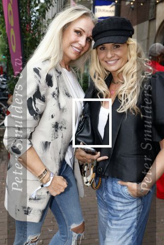 Amsterdam 15 juli 2024
Nino Wilkes en Leontine Ruiters bij Boom Boom Chicago..