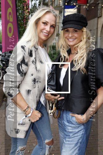 Amsterdam 15 juli 2024
Nino Wilkes en Leontine Ruiters bij Boom Boom Chicago..