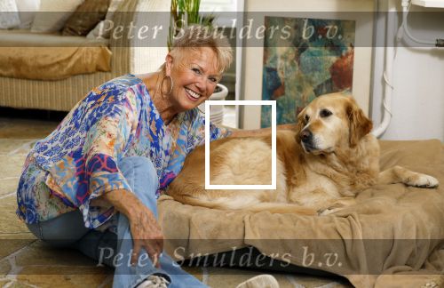 Naarden 12 juli 2024
Loeki Knol thuis met haar hond.