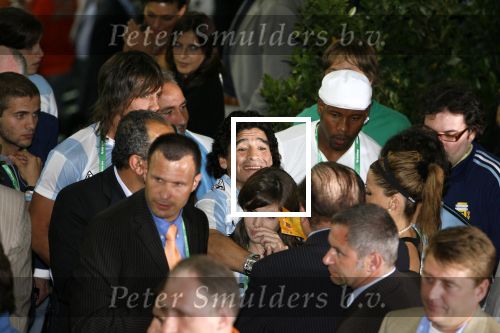Frankfurt 21 juni 2006
Nederland tegen Argentinie tijdens de wk 2006 in duitsland.
Diego Maradona ontmoet Prinses Maxima en Prins Willem Alexander.
Peter Smulders bv