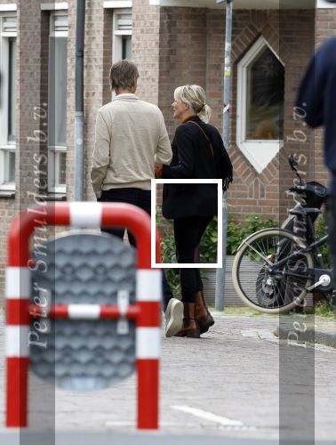 Muiden 7 juli 2024
Marianne Timmer met vriend / date in het cemtrum van Muiden op terras .