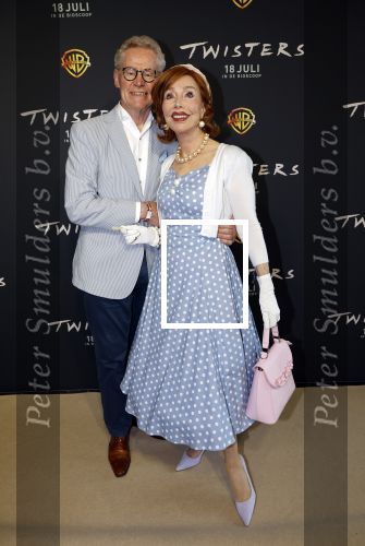 Hilversum 16 juli 2024
Premiere Twisters in bioscoop in Hilversum. Marijke Helwegen met man