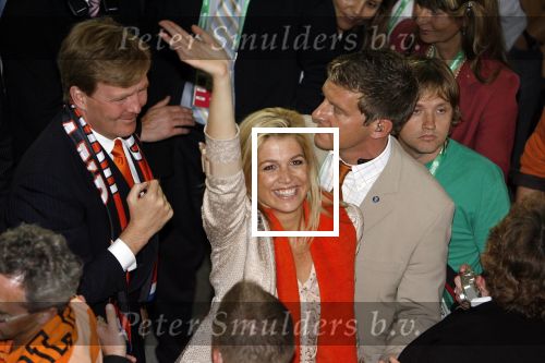 Frankfurt, 21 Juni 2006 WK Voetbal 2006
3e Poule-Wedstrijd Nederland-Argentinie, eindstand 0-0
Na afloop van de wedstrijd een ontmoeting tussen ZKH Prins willem Alexander, Prinses Maxima en Maradona
@ Foto Peter Smulders The Netherlands