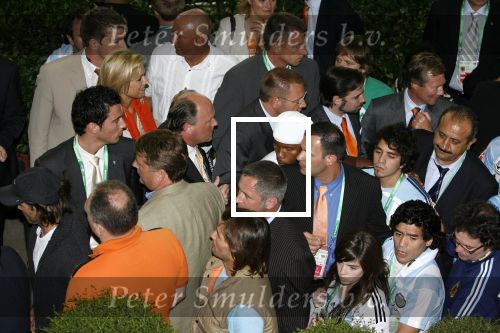 Frankfurt 21 juni 2006
Nederland tegen Argentinie tijdens de wk 2006 in duitsland.
Diego Maradona ontmoet Prinses Maxima en Prins Willem Alexander.
Peter Smulders bv