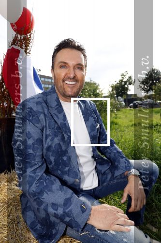 Huizen 14 juli 2024
Presenatie magazine van Nicole des Bouvrie .Mick Harren