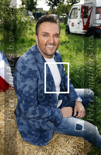 Huizen 14 juli 2024
Presenatie magazine van Nicole des Bouvrie .Mick Harren