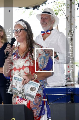 Huizen 14 juli 2024
Presenatie magazine van Nicole des Bouvrie .