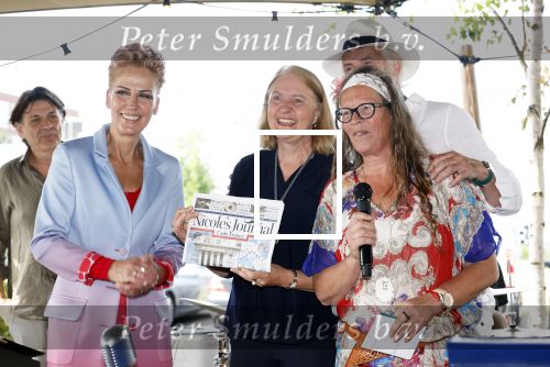 Huizen 14 juli 2024
Presenatie magazine van Nicole des Bouvrie .