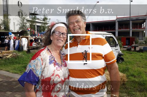 Huizen 14 juli 2024
Presenatie magazine van Nicole des Bouvrie . Nicole des Bouvrie en Emile Ratelband