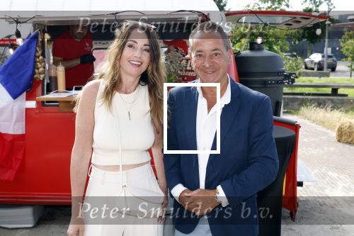 Huizen 14 juli 2024
Presenatie magazine van Nicole des Bouvrie .