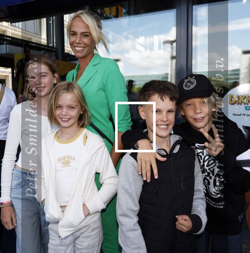 Utrecht 6 juli 2024
Premiere superkrachten voor je hoofd in Kinopolis in Utrecht . Nicolette Kluijver kwam met haar drie kinderen.