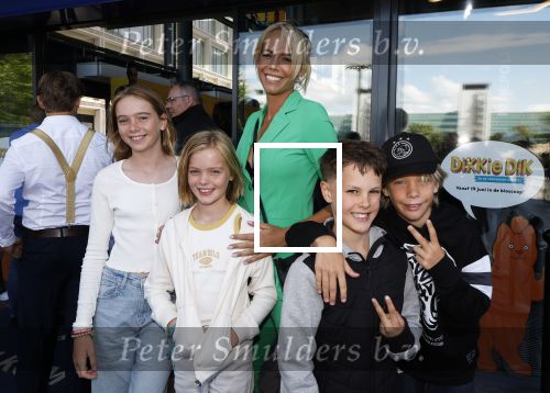 Utrecht 6 juli 2024
Premiere superkrachten voor je hoofd in Kinopolis in Utrecht . Nicolette Kluijver kwam met haar drie kinderen.