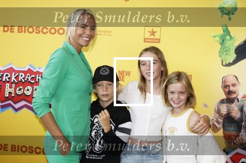 Utrecht 6 juli 2024
Premiere superkrachten voor je hoofd in Kinopolis in Utrecht . Nicolette Kluijver kwam met haar drie kinderen.