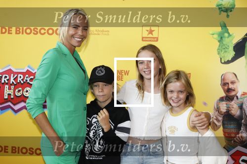 Utrecht 6 juli 2024
Premiere superkrachten voor je hoofd in Kinopolis in Utrecht . Nicolette Kluijver kwam met haar drie kinderen.