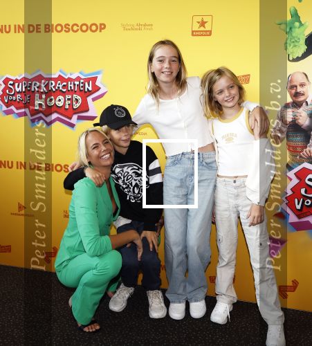 Utrecht 6 juli 2024
Premiere superkrachten voor je hoofd in Kinopolis in Utrecht . Nicolette Kluijver kwam met haar drie kinderen.