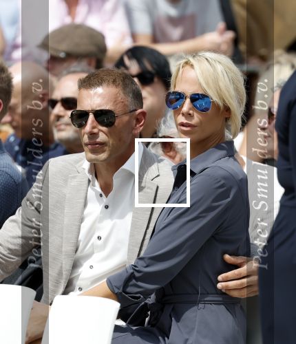 Amsterdam 15 juli 2024
Nicolette Kluijver met haar partner Milan bij onthulling kunstwerk ter nagedachtenis van Peter R de Vries op het Leidse Plein.