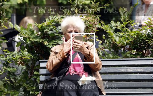 Amsterdam 1 juli 2024
Pamela Teves op de fiets in Amsterdam zuid . Zee eet daarna lekker een broodje en Face timed met iemand