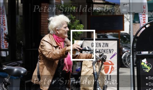 Amsterdam 1 juli 2024
Pamela Teves op de fiets in Amsterdam zuid . Zee eet daarna lekker een broodje en Face timed met iemand