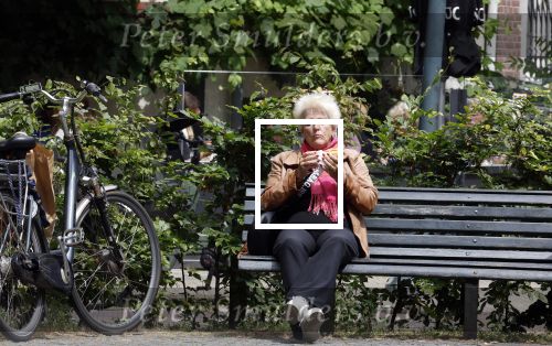 Amsterdam 1 juli 2024
Pamela Teves op de fiets in Amsterdam zuid . Zee eet daarna lekker een broodje en Face timed met iemand