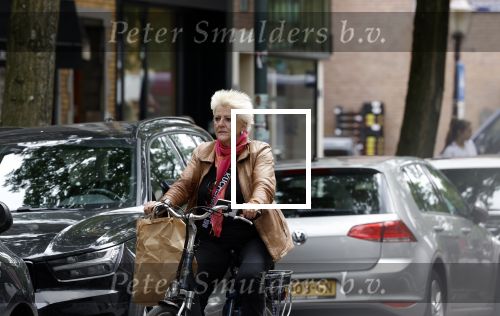 Amsterdam 1 juli 2024
Pamela Teves op de fiets in Amsterdam zuid . Zee eet daarna lekker een broodje en Face timed met iemand